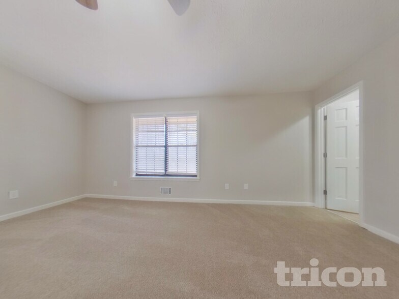 Building Photo - 5681 Lanny Dr