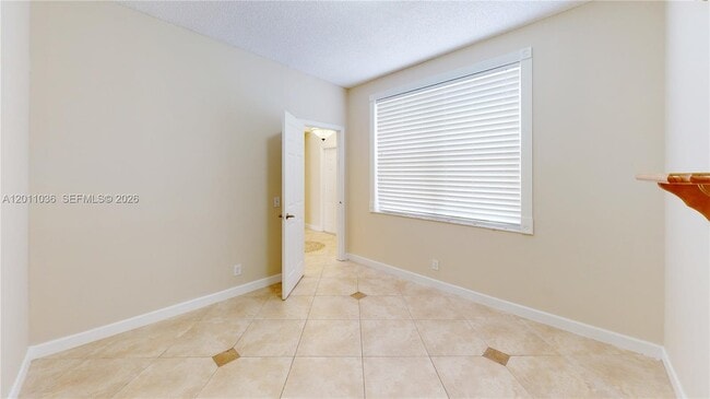 Building Photo - 897 Briar Ridge Rd