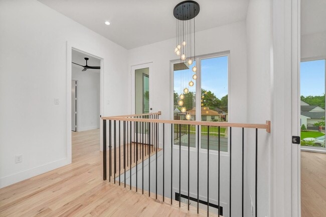 Building Photo - 3731 Cortez Dr