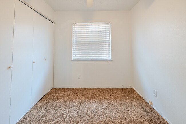 Building Photo - 10724 Onyxstone St