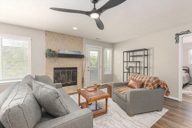 Building Photo - Fully Furnished Beach Rental