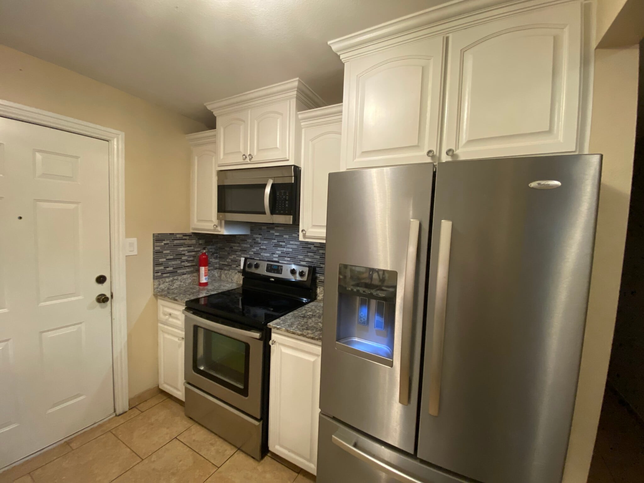 Kitchen - 810 W La Quinta Dr