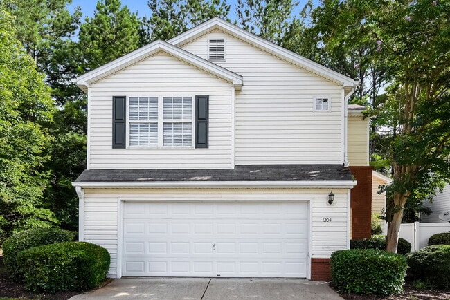 Building Photo - 1204 W Oaks Way