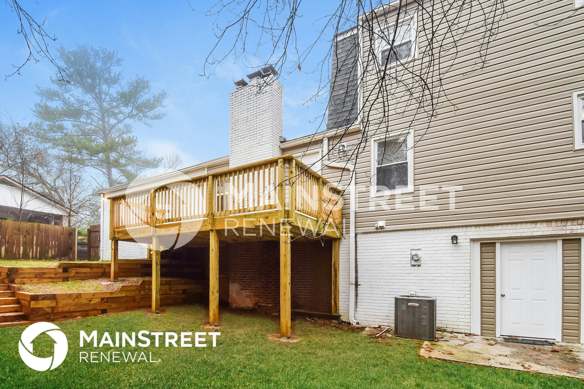 Building Photo - 6112 Lakeshore Dr SE