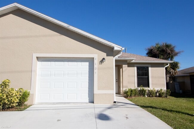 Primary Photo - 3 br, 2 bath Duplex - 4623 Skyline Bouleva...