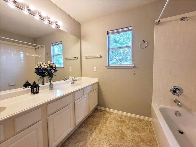 Building Photo - 2752 Stallion Dr