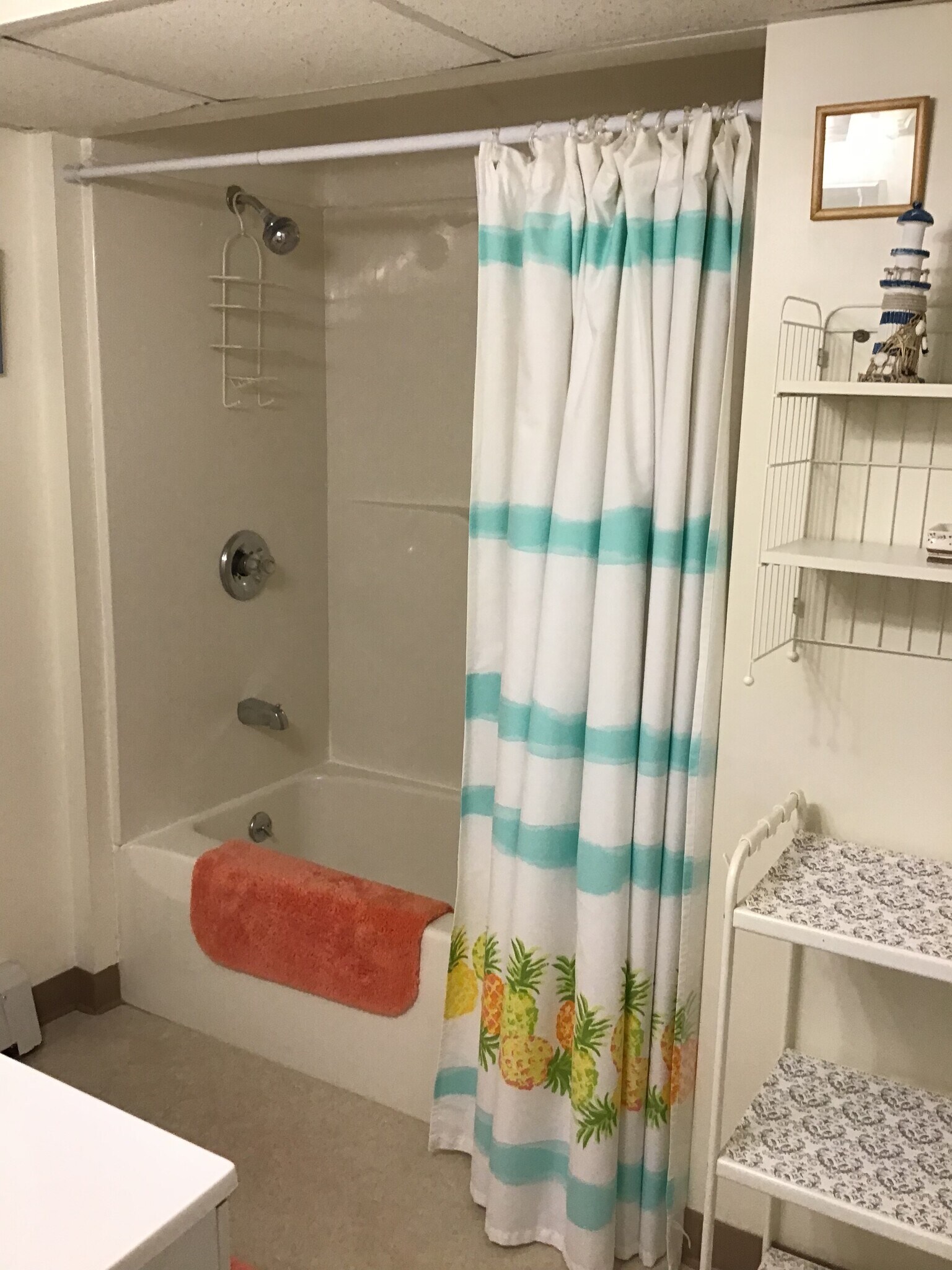 Bath - 1624 N Webster Ave