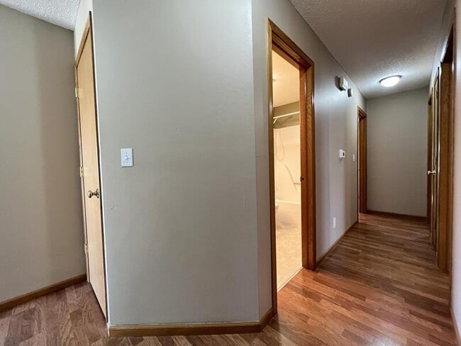 Building Photo - 2305 Eastlawn Dr