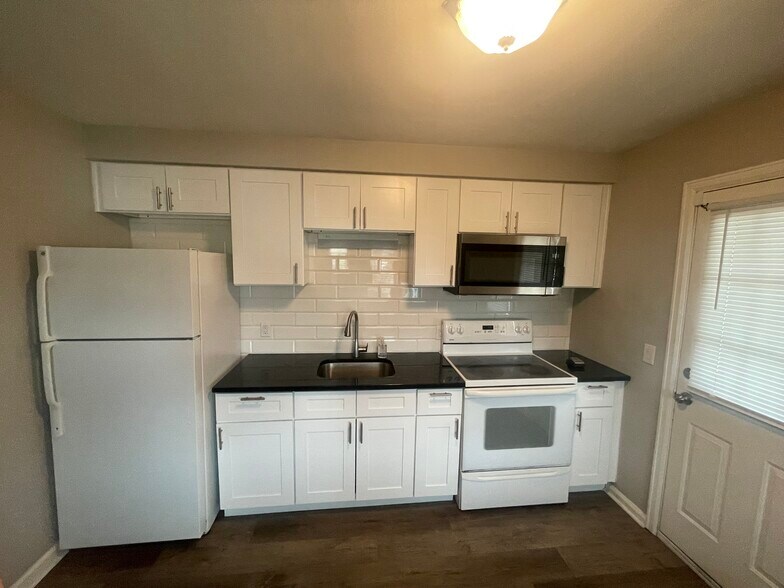 Granite Counters - 2188 Michigan