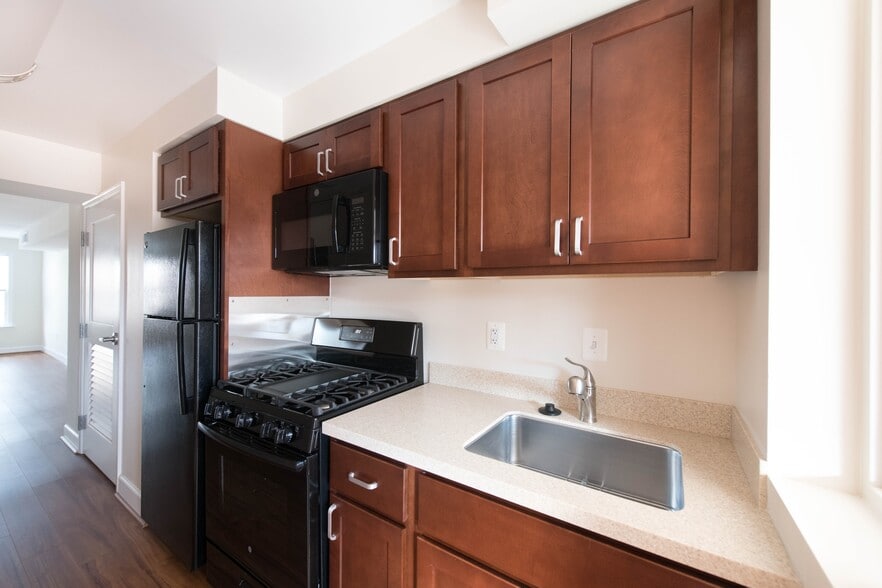 Brooklnad Place - Kitchen - Brookland Place Apartments