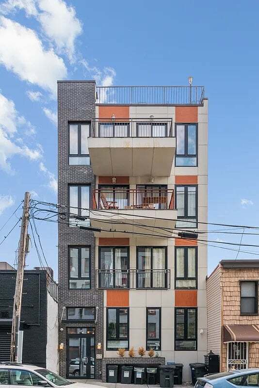 Building Photo - 56 Frost St