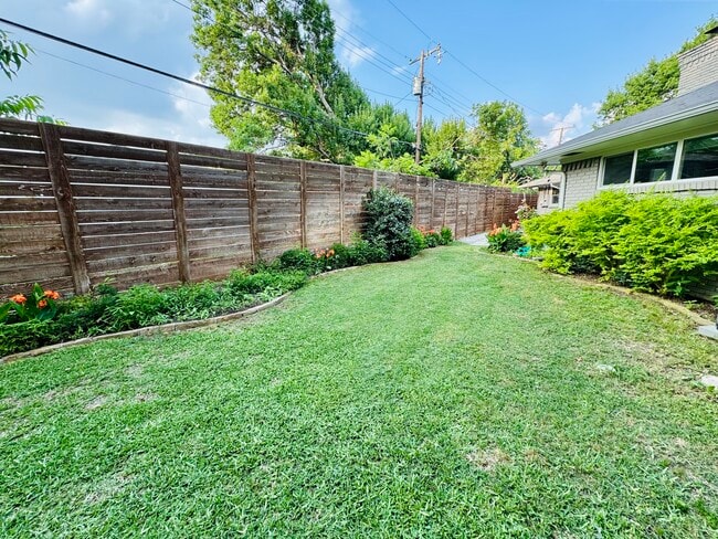 Building Photo - 6721 Belford Dr