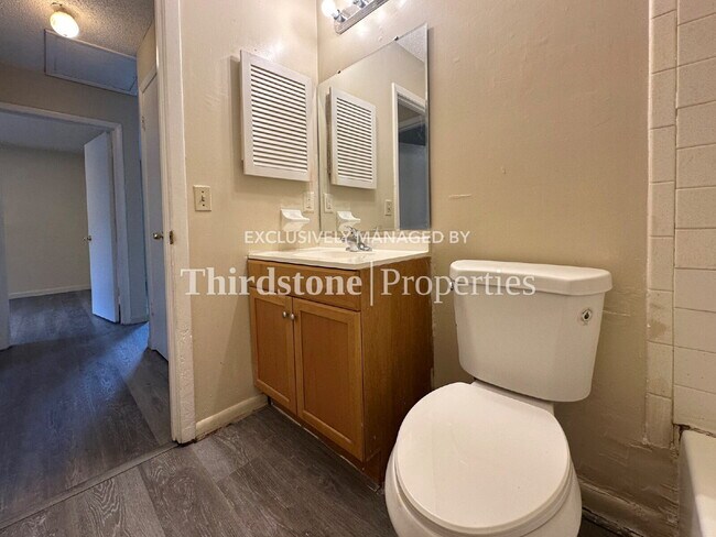 Building Photo - 5128 Westchase Ct