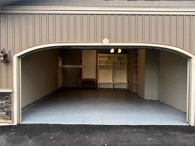 Building Photo - 7056 Island Rd