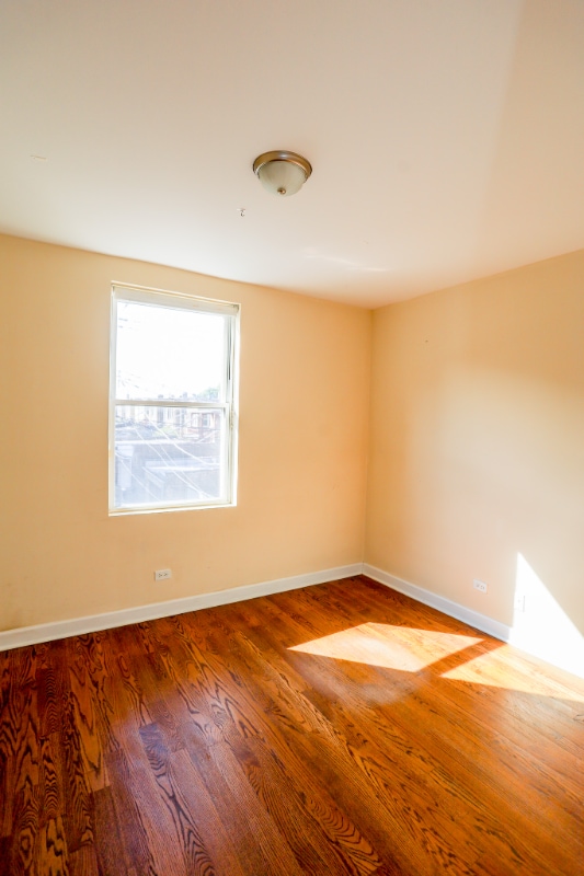 Building Photo - 2043 W Arthur Ave