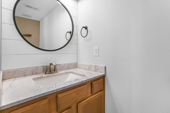 Building Photo - 3020 Maddie Ln