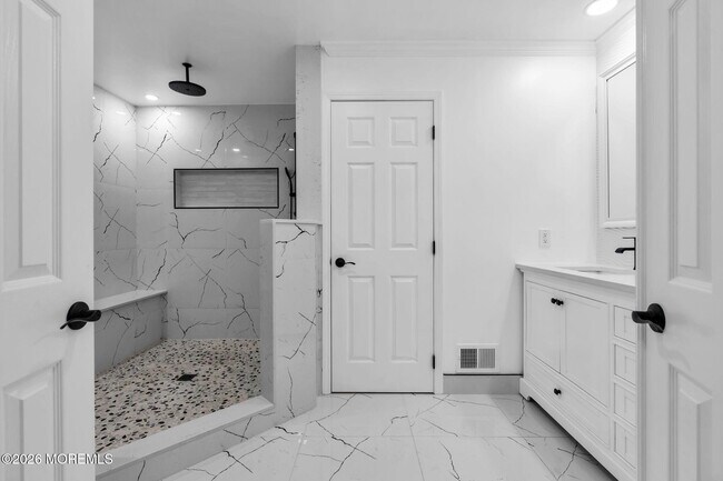 Building Photo - 37 Fells Dr