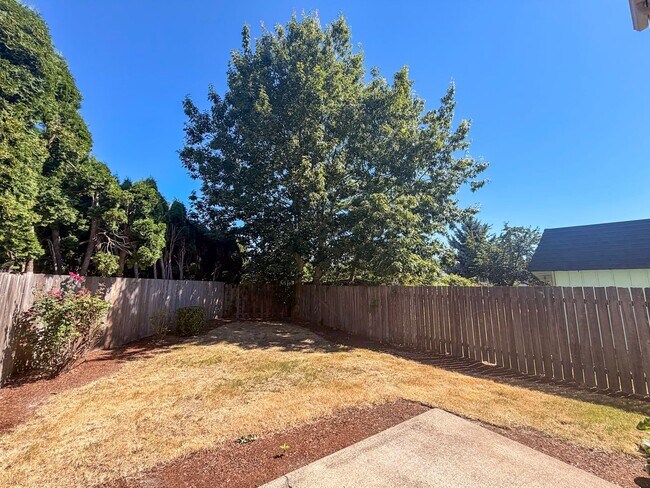 Building Photo - 4507-4517-4517 Boulder Dr SE