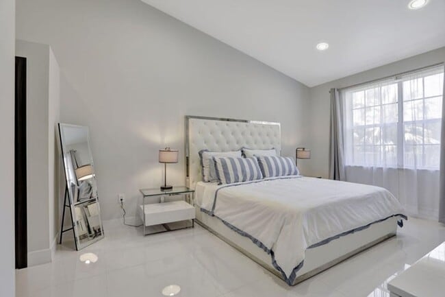 Building Photo - 6584 Villa Sonrisa Dr