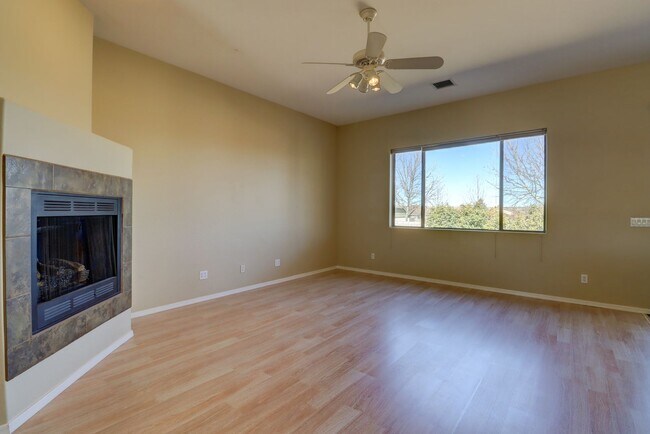 Building Photo - Granville Home for Rent!