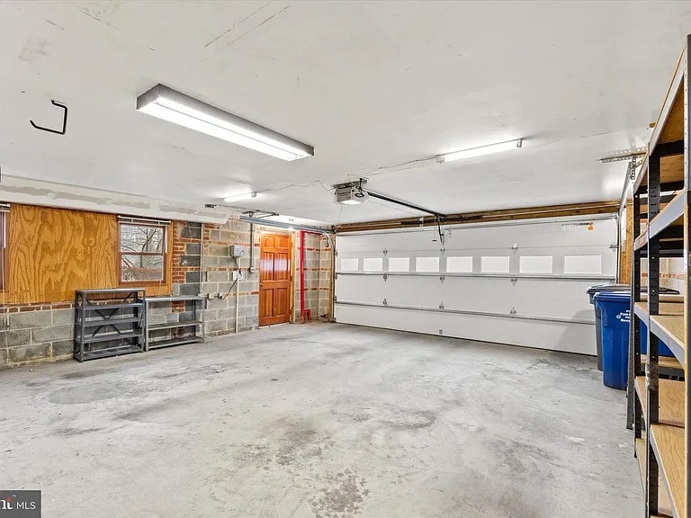 Building Photo - 5801 Lane Dr