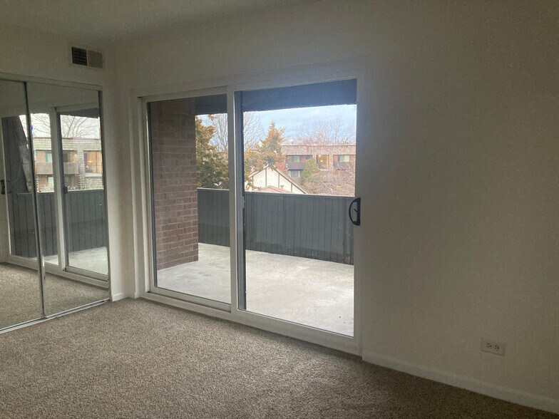 Building Photo - 513 Timber Ridge Dr