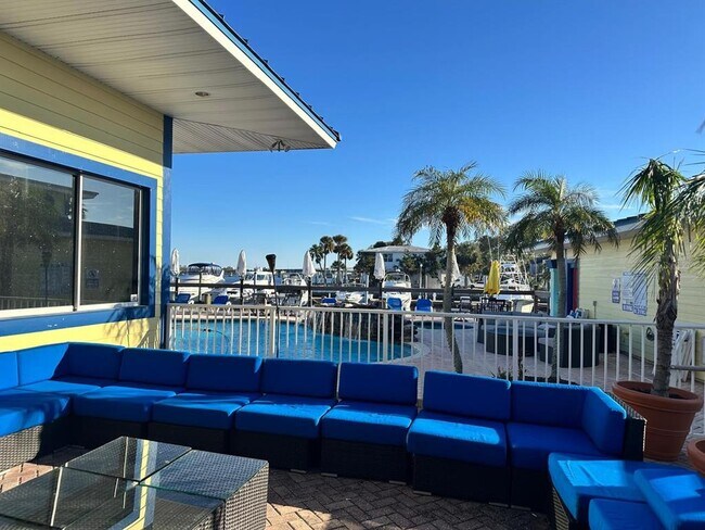 Building Photo - 244 Lexington Dr