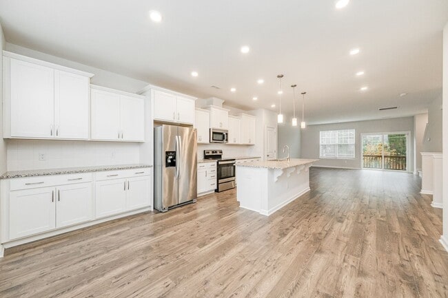 Building Photo - Turnkey & Move-in Ready Research Triangle Park Townhome