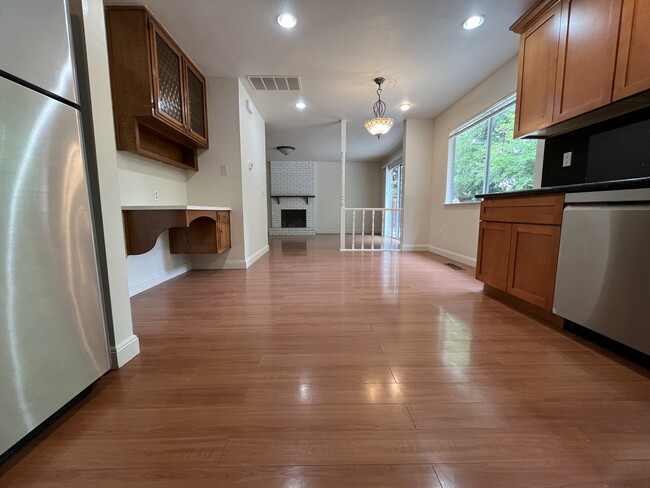 kitchen/family - 4371 Kearsarge Ct