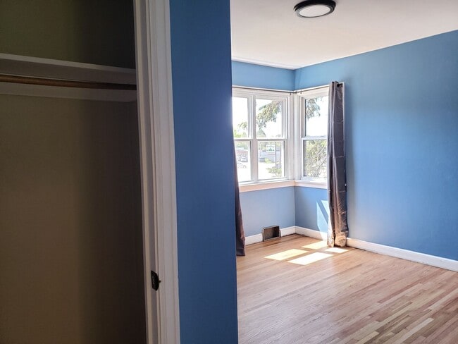 Building Photo - 3-Bedroom, 1-Bathroom - Woodland Home