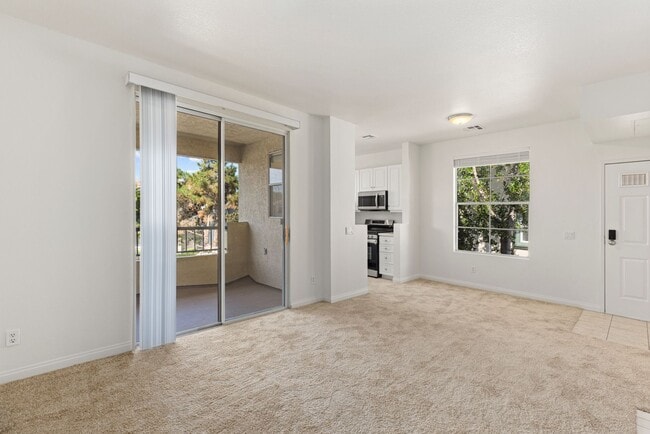 Building Photo - ? Spacious 2 Bedroom / 2 Bath Condo in Sab...