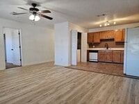 Building Photo - Spacious 4 Bedroom 2 Bath Upstairs unit!