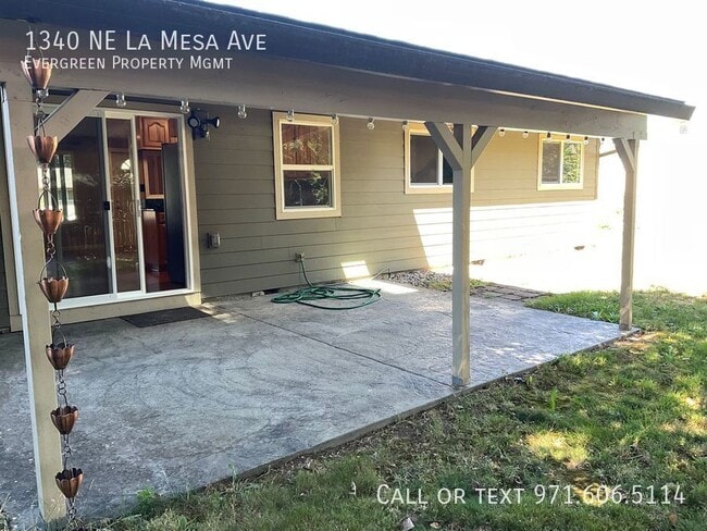 Building Photo - 1340 NE La Mesa Ave