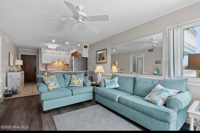 Building Photo - 301 Commerce Way