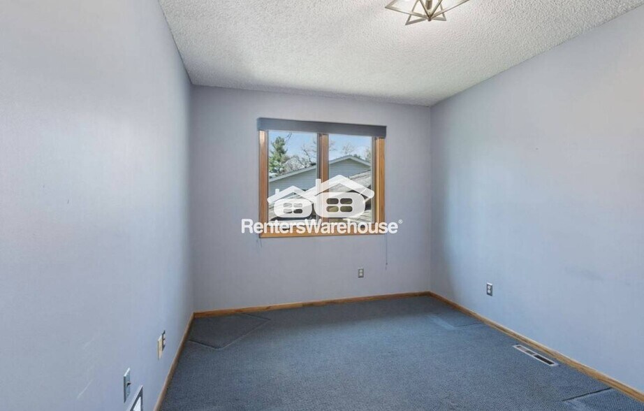 Building Photo - 832 86th Ln NW