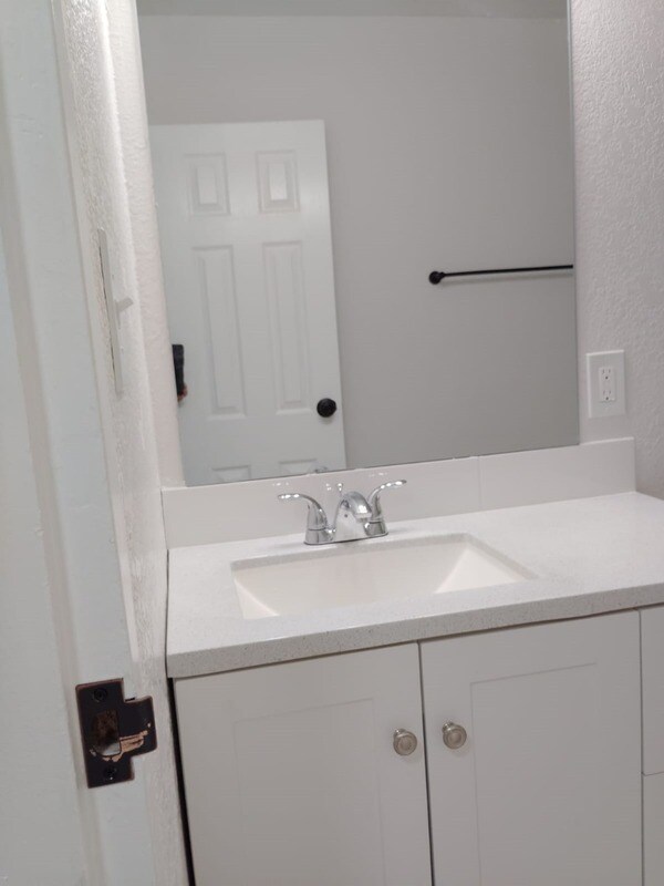 Building Photo - 2122 Mara Ct