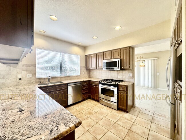 Building Photo - 64427 E Rolling Rock Ct