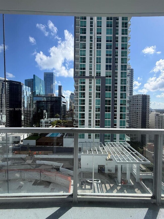 Building Photo - 1050 Brickell Ave