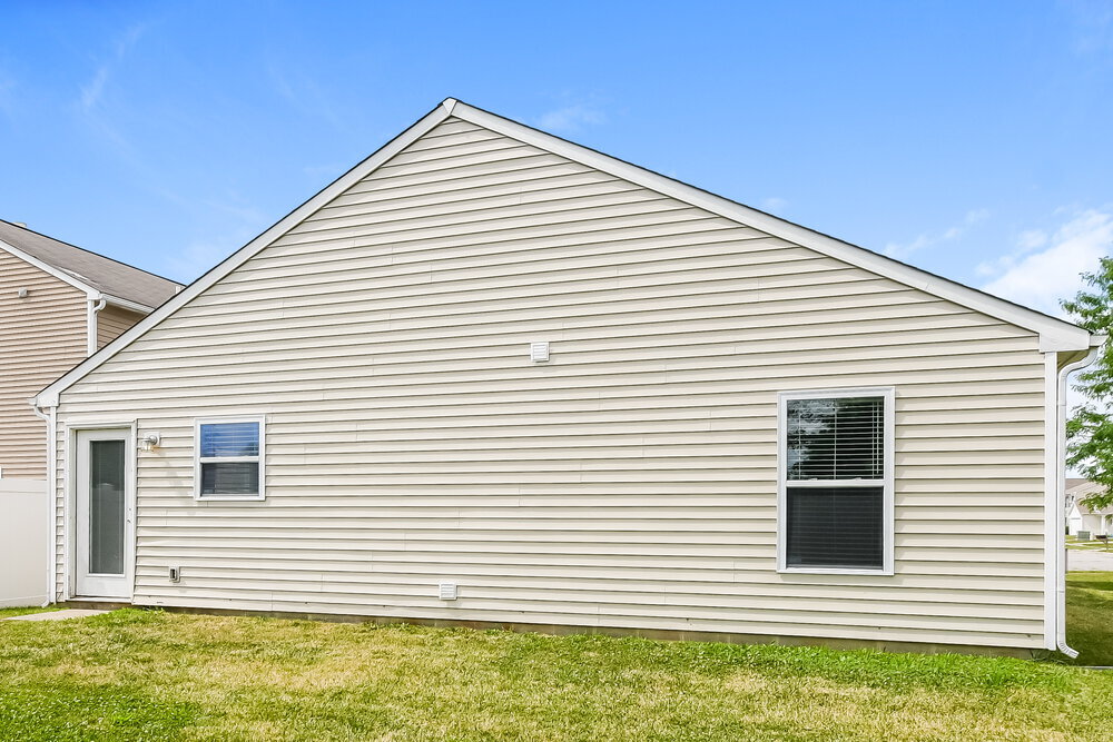 Building Photo - 8039 Bach Dr