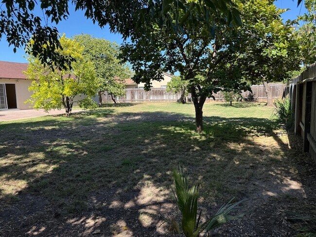 Building Photo - 4675 Verdugo Pl