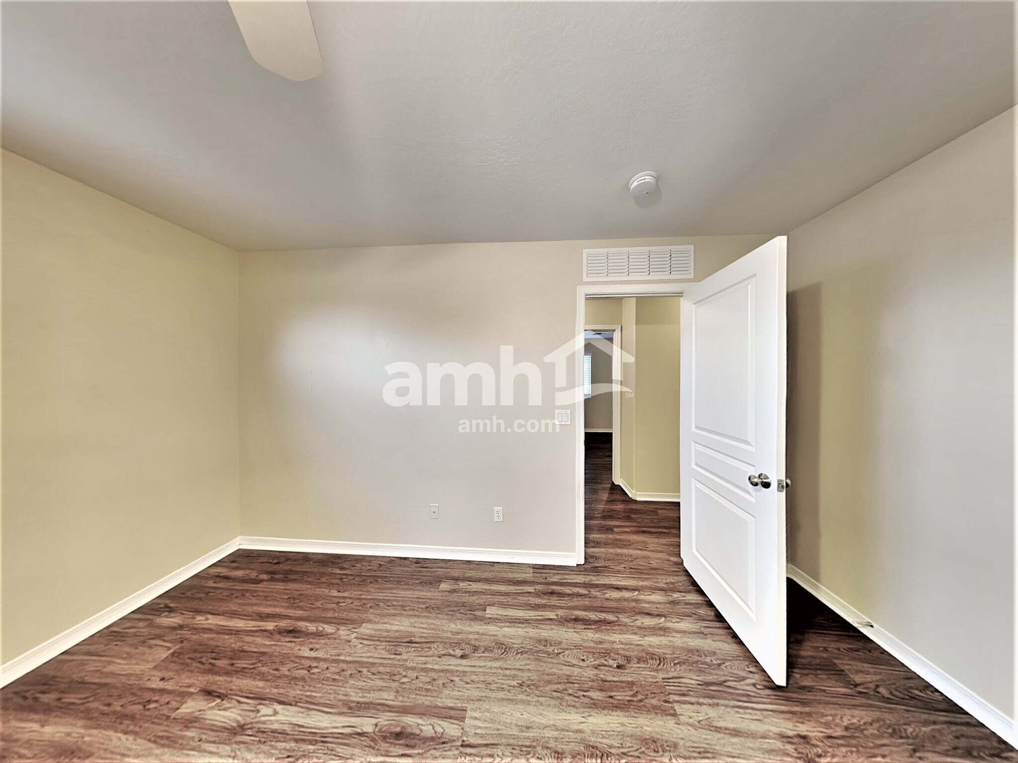 Building Photo - 2451 S 160th Dr