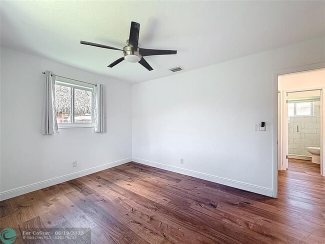 Building Photo - 50 NE 56th Ct