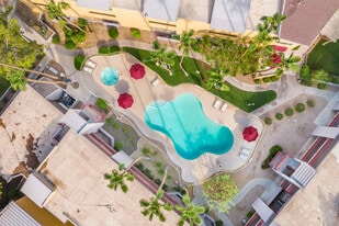 Building Photo - Scottsdale Serrento