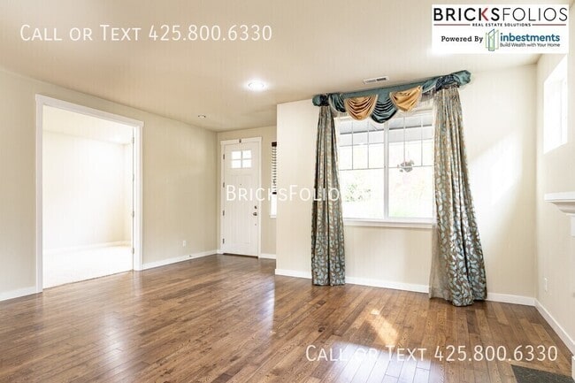 Building Photo - 10251 Eastridge Dr NE