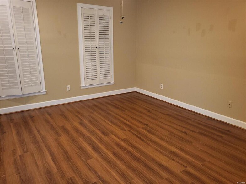 Building Photo - 1516 Charleton Dr