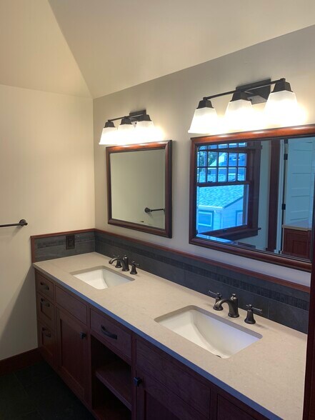 Bathroom 2 - 246 Berkeley Way