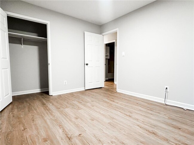 Building Photo - 5142 Farm Pl Dr NE