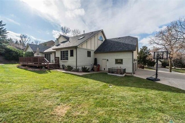 Building Photo - 4404 S Yellowstone Ln