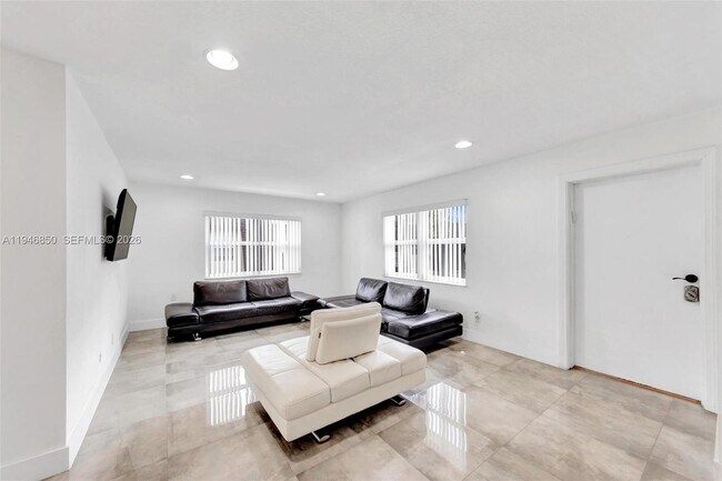 Building Photo - 4530 SW 54th St