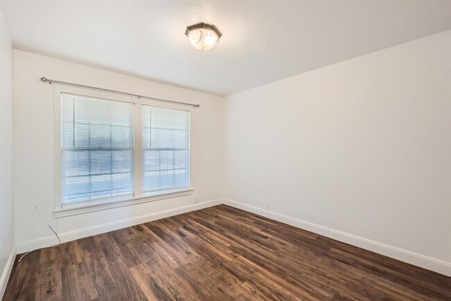 Building Photo - 7348 US-183